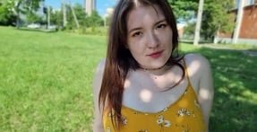 พี่ชายที่อยากรู้อยากเห็น -in -Law แอบเข้าไปในห้องเพื่อสร้างความรักในคืนเดียวกับน้องสาวของเขา -ในเวลาเที่ยงคืน