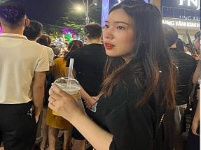 พี่สาวของฉันถูกรังแกโดยน้องชายของเธอขณะอาบน้ำ
