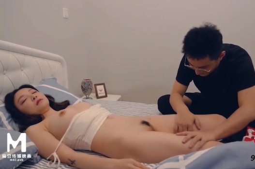 ลูกสาวเชิญสามีของคู่หมั้นของเธอให้มีความสัมพันธ์ที่ร้อนแรงมาก