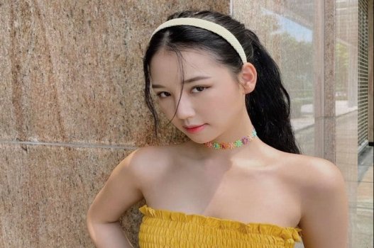 น้องสาว -ในกฎหมายและสามีของเธอถูกห่อหุ้มด้วยกันในห้องนอน