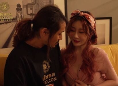 สาวสวยแต่งตัวในเสื้อผ้าเซ็กซี่