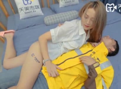 เห็นลูกสาว -ในกฎหมายช่วยตัวเองพ่อของเธอ -ในกฎหมายตึงเครียดไก่